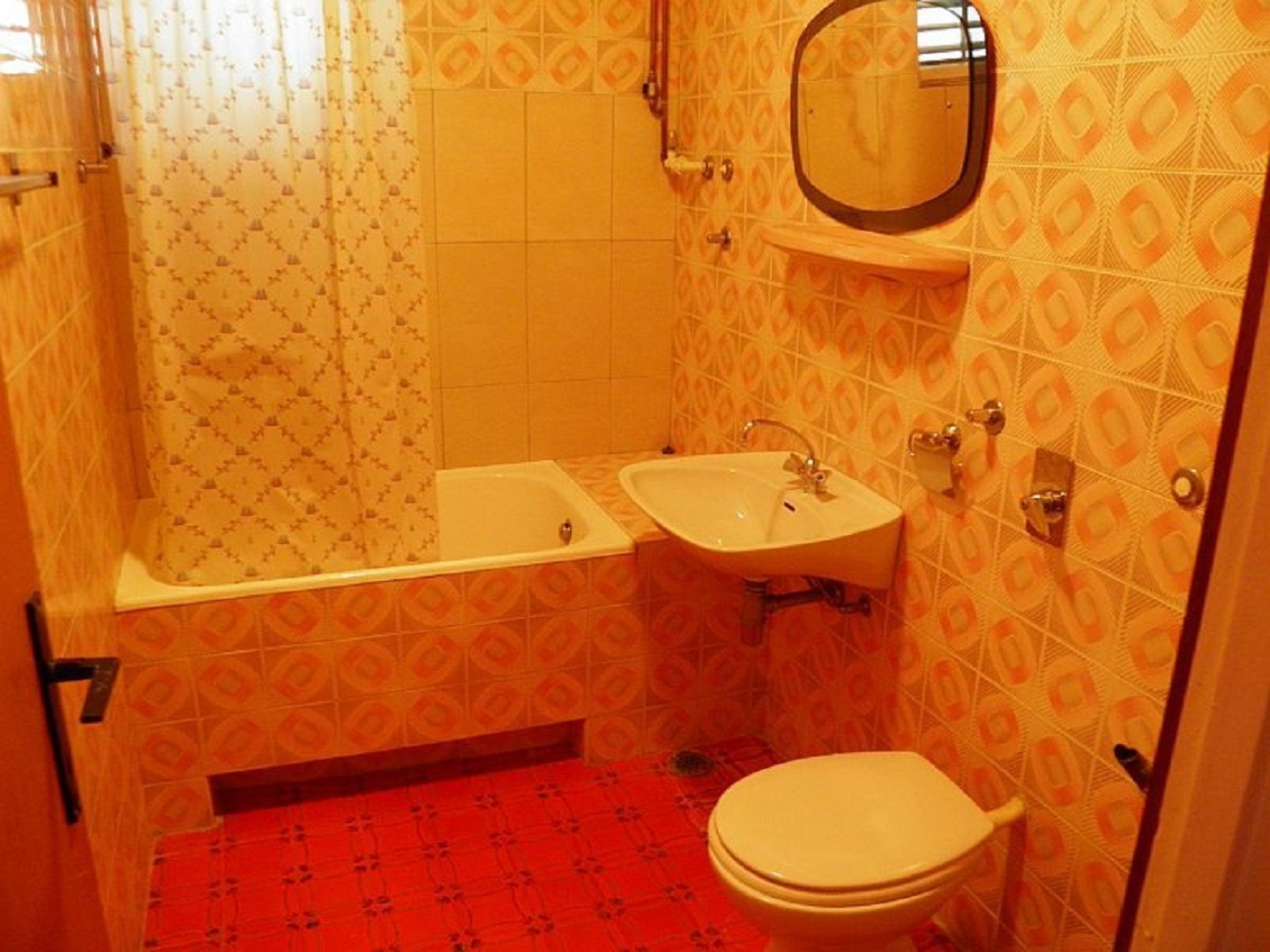 Apartment Angela -  with beautiful courtyard: A1 Brela, Riviera Makarska