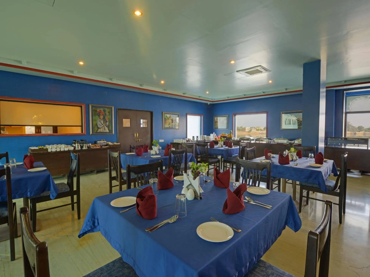 juSTa Lake Nahargarh Palace