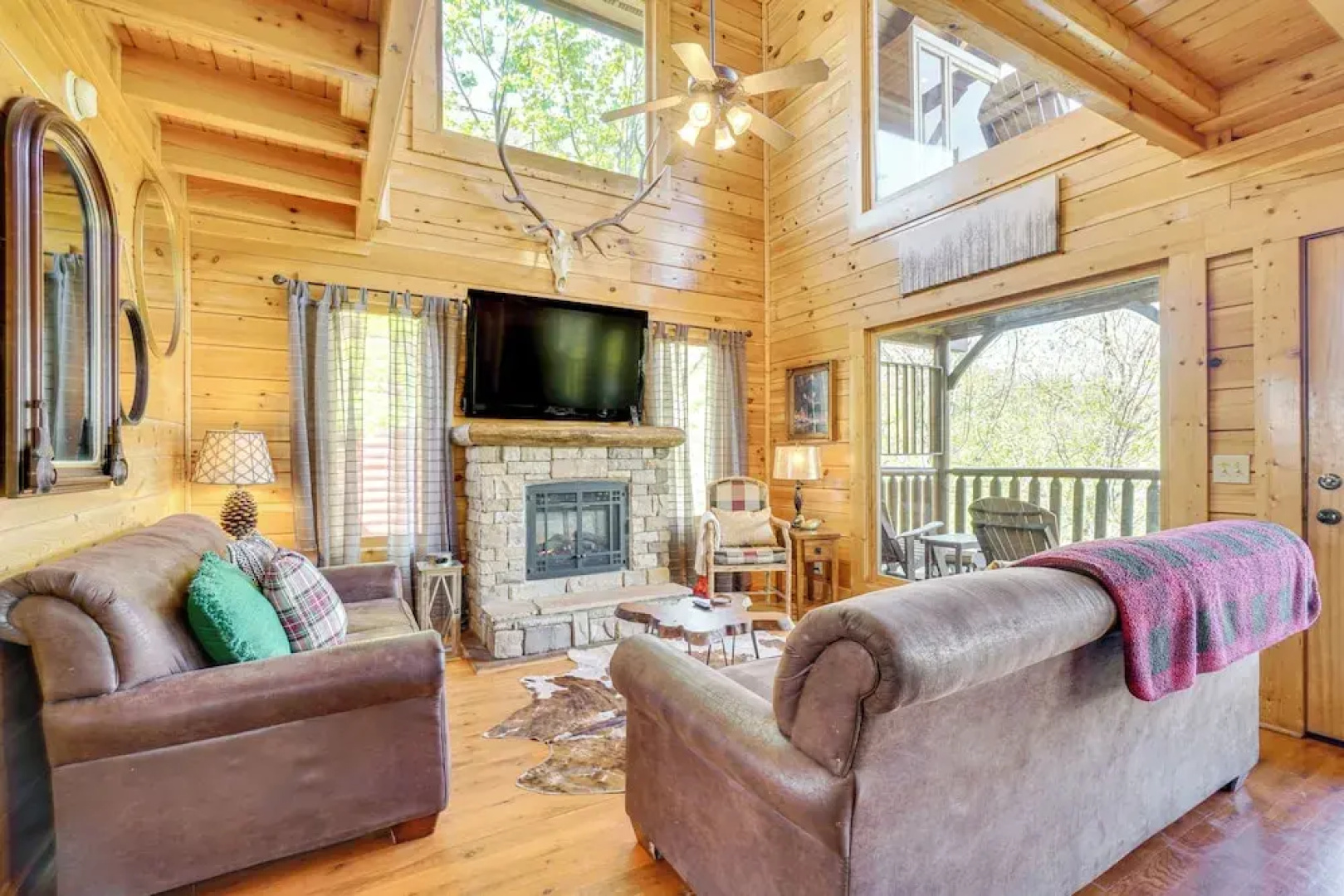 'mountain Dreams' Cabin: Hot Tub, Sauna & Views!