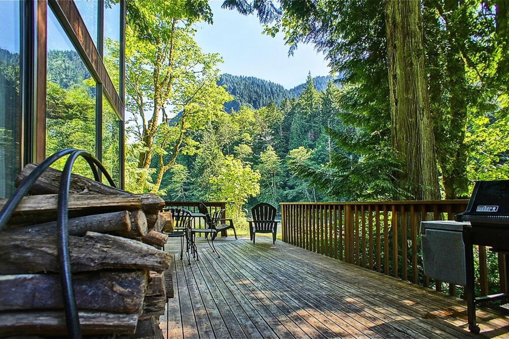 Rustic River Paradise - One Bedroom Cabin with Hot Tub