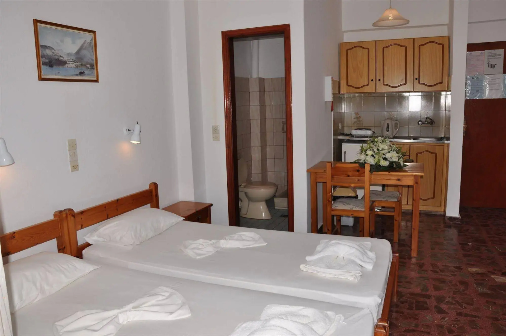 Haralambos Apartments