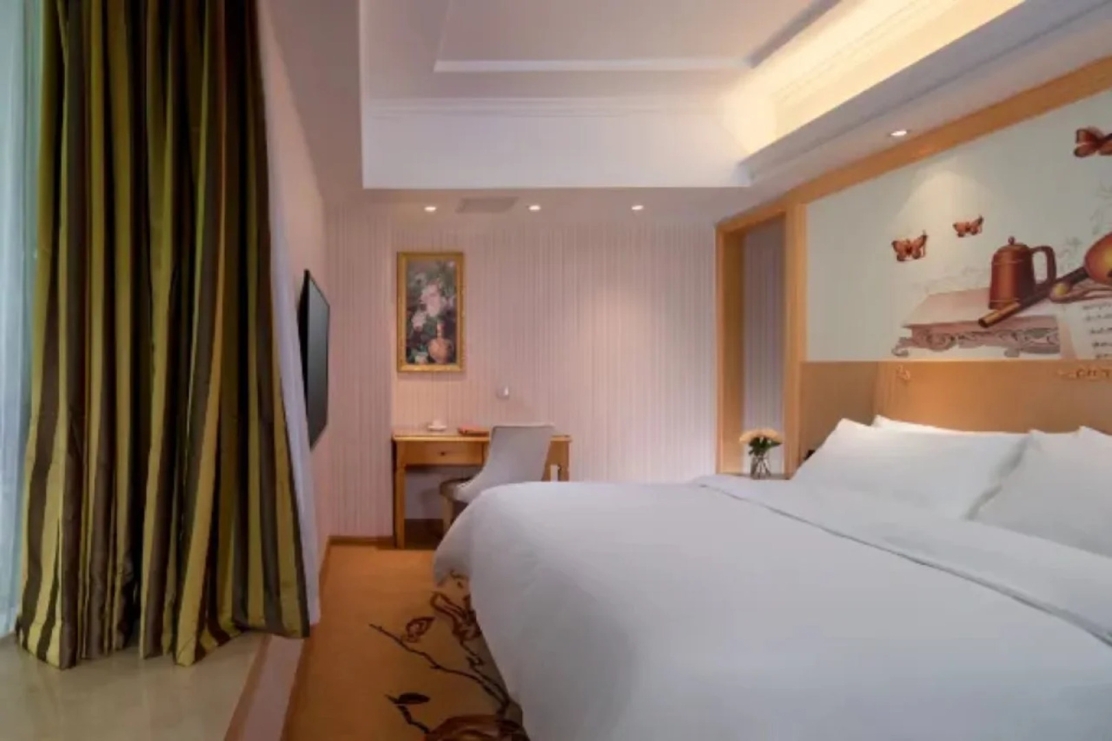 Vienna Hotel (Ledong Gongyuan)