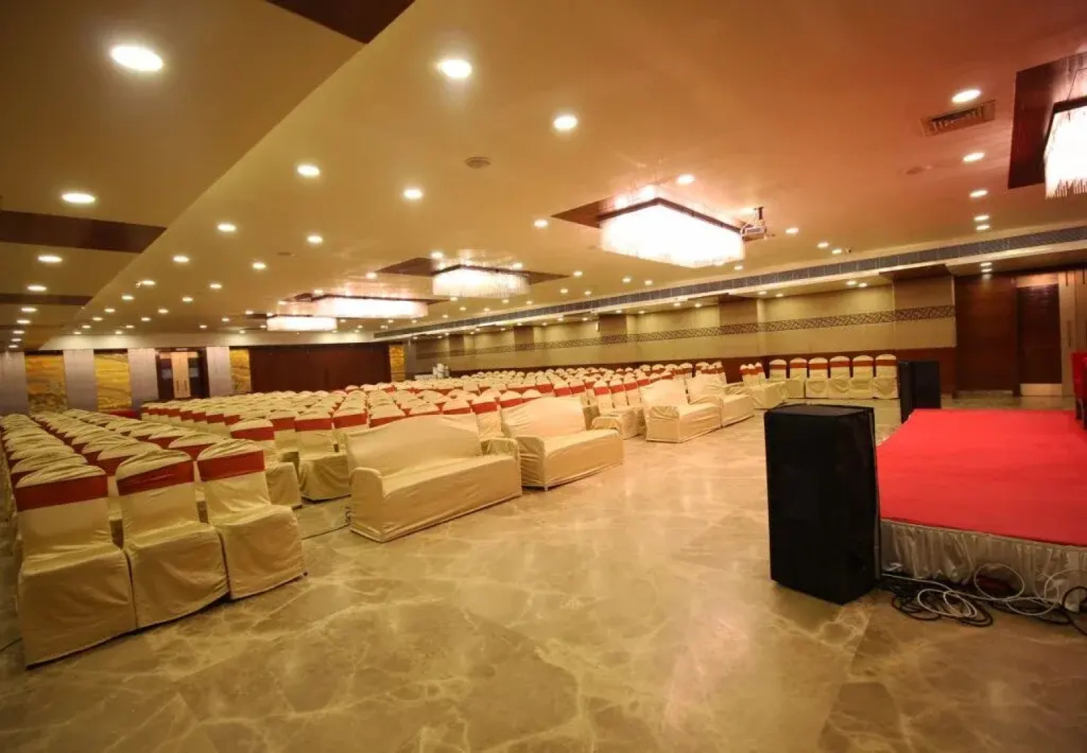 OYO Premium Jubilee Garden Jawahar Road