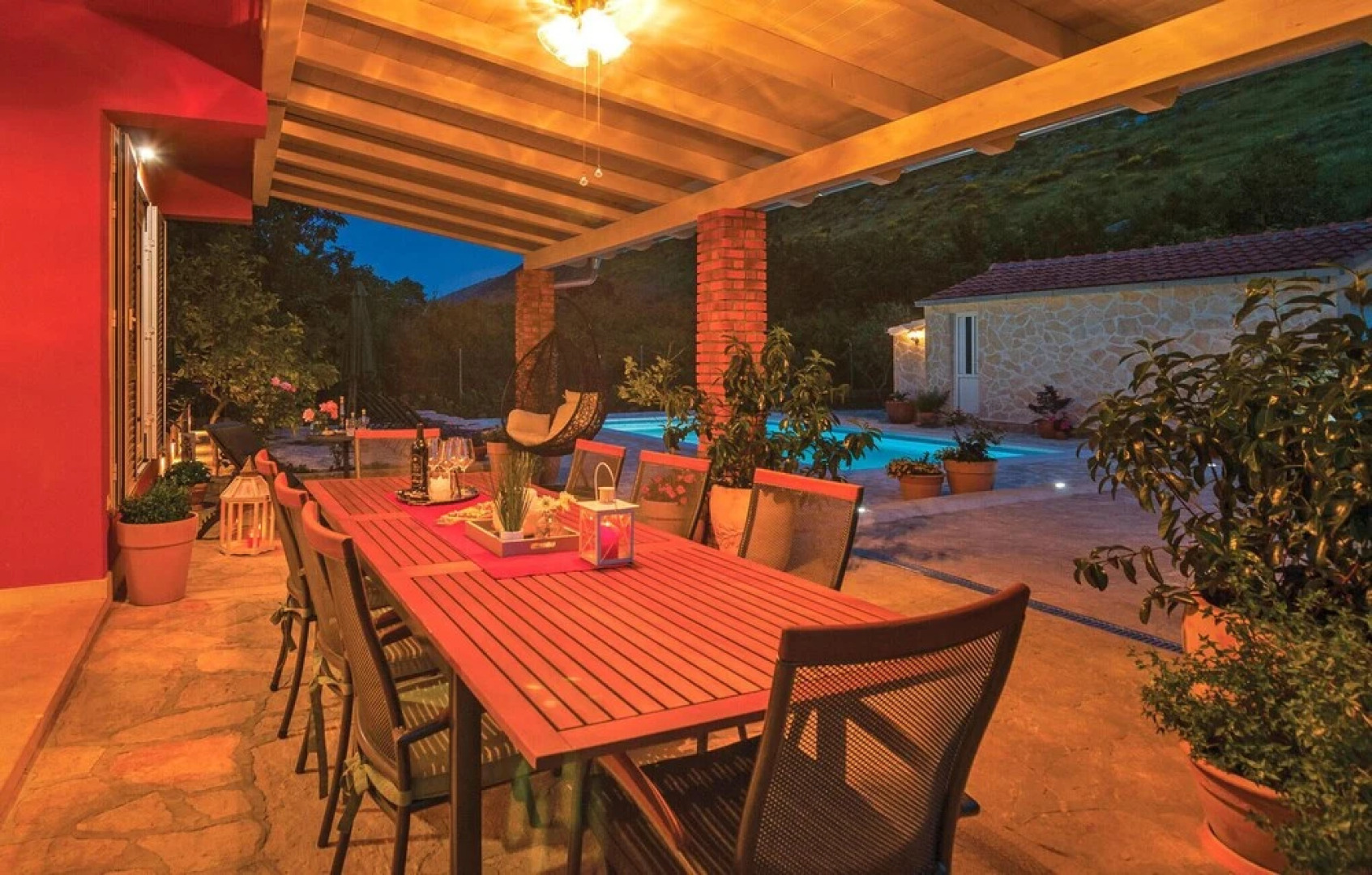 Stunning Home in Zrnovnica With 5 Bedrooms, Wifi and Outdoor Swimming Pool