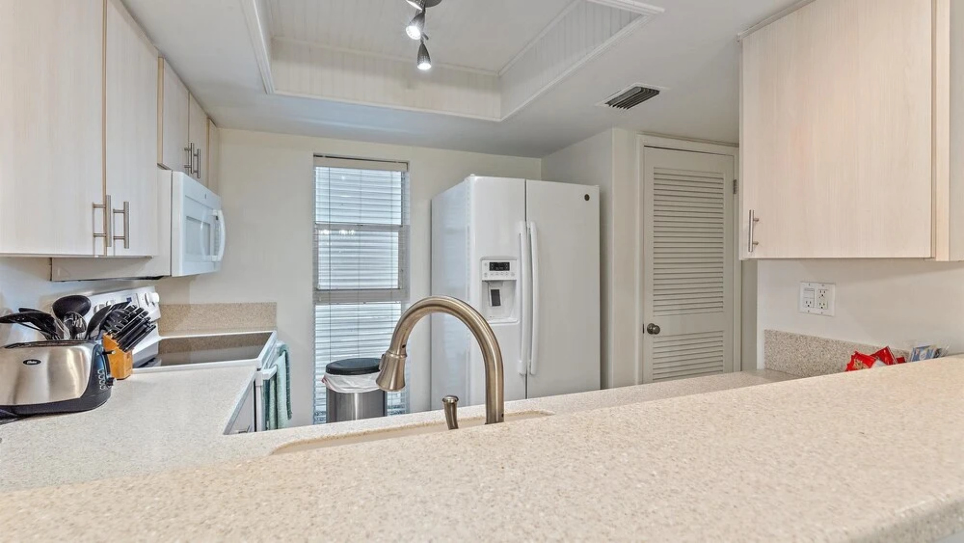 Pura Vida Two 2 Bedroom Condo by RedAwning