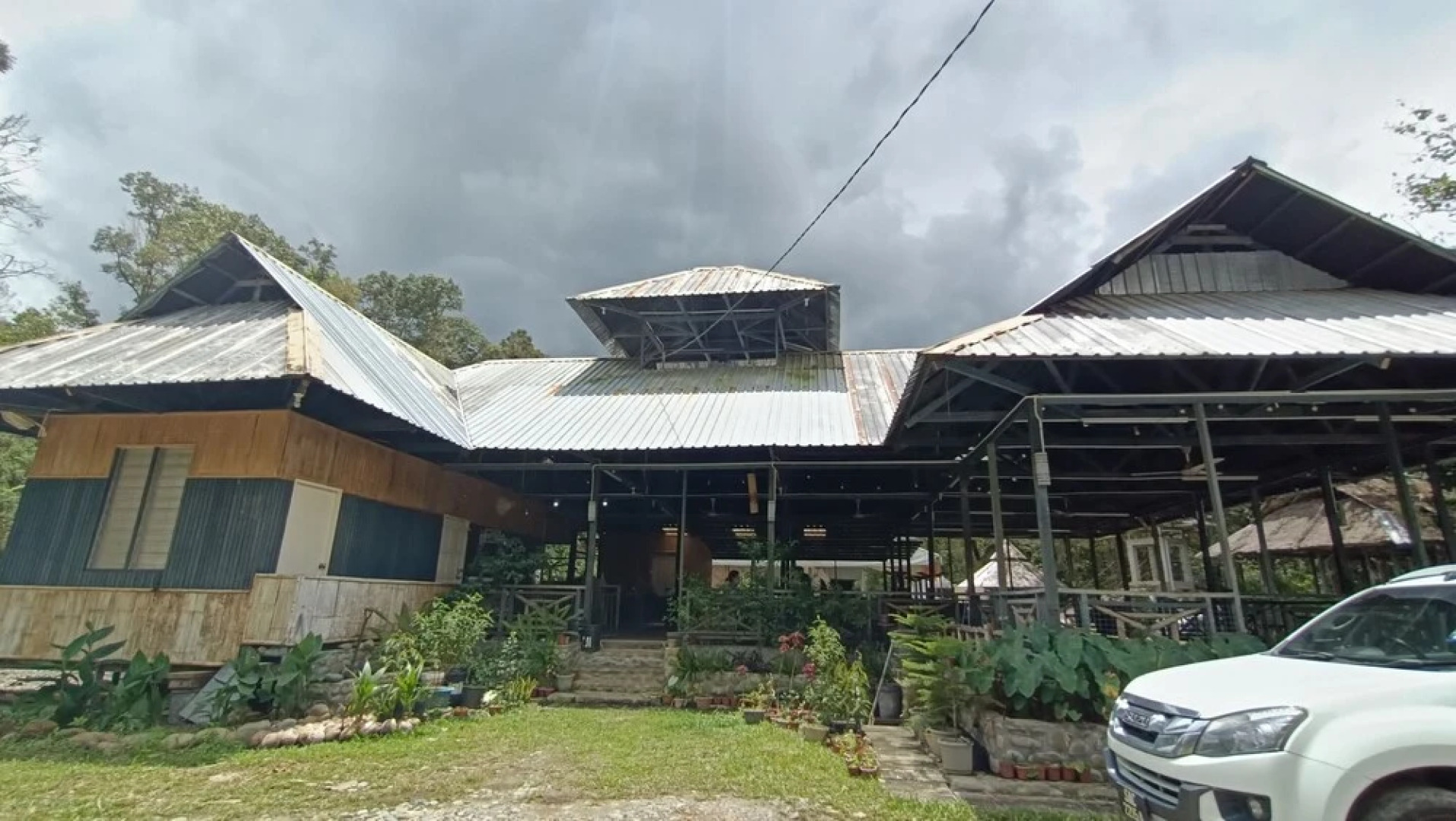 Flinstone Lodge by Oyo Rooms