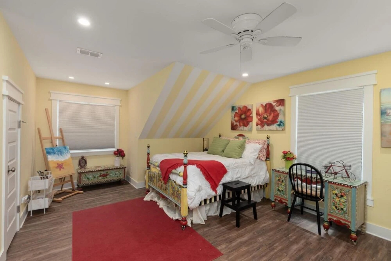 Upscale Charming Island Cottage