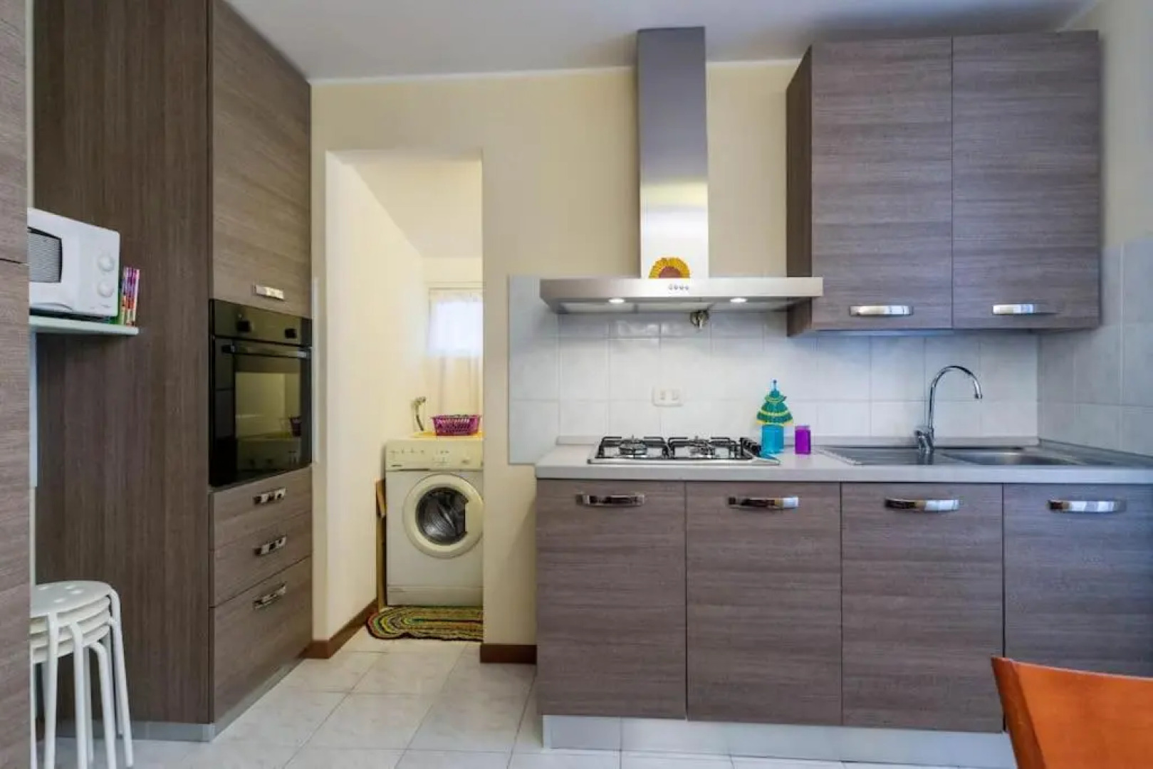 Apartment Effort Off c.d.c