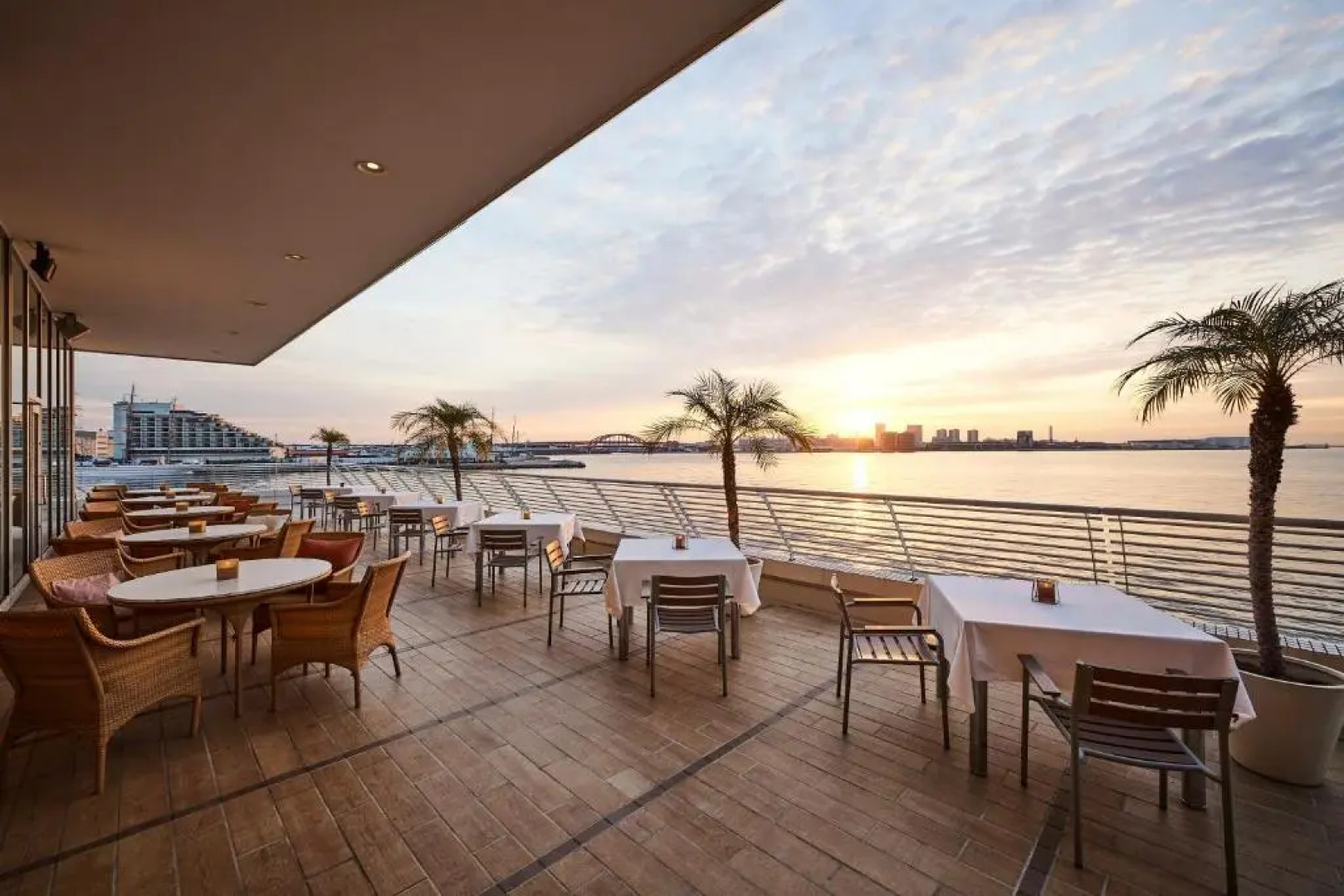 Kobe MerikenPark Oriental Hotel