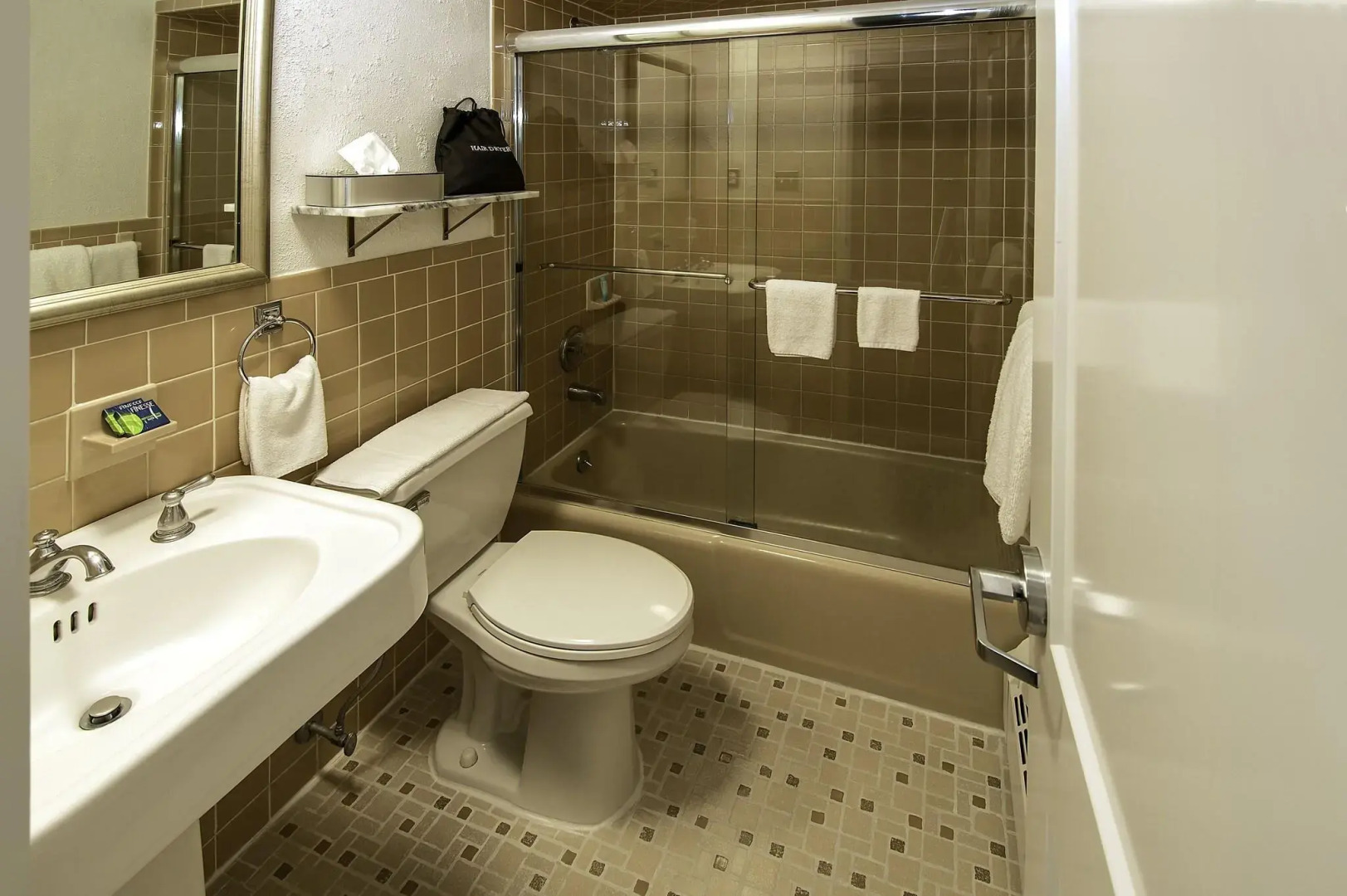 Holland Hotel Free Parking Jersey City