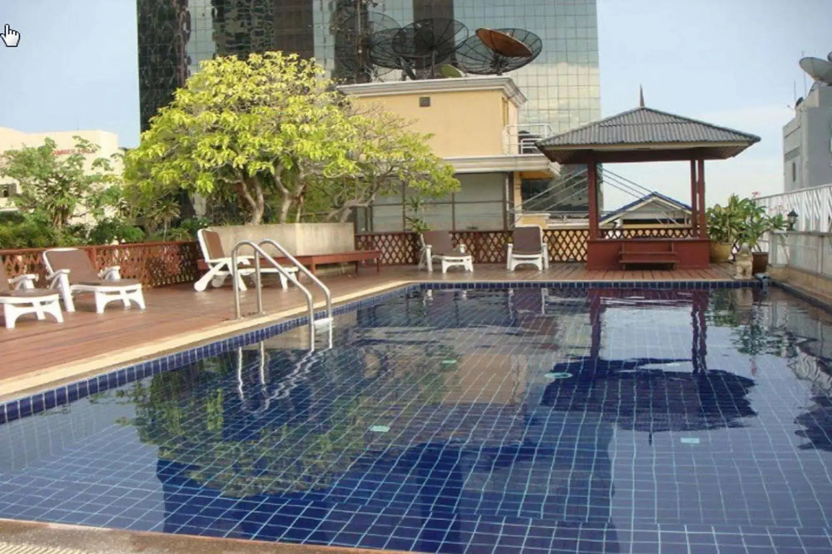 King Royal Garden Inn