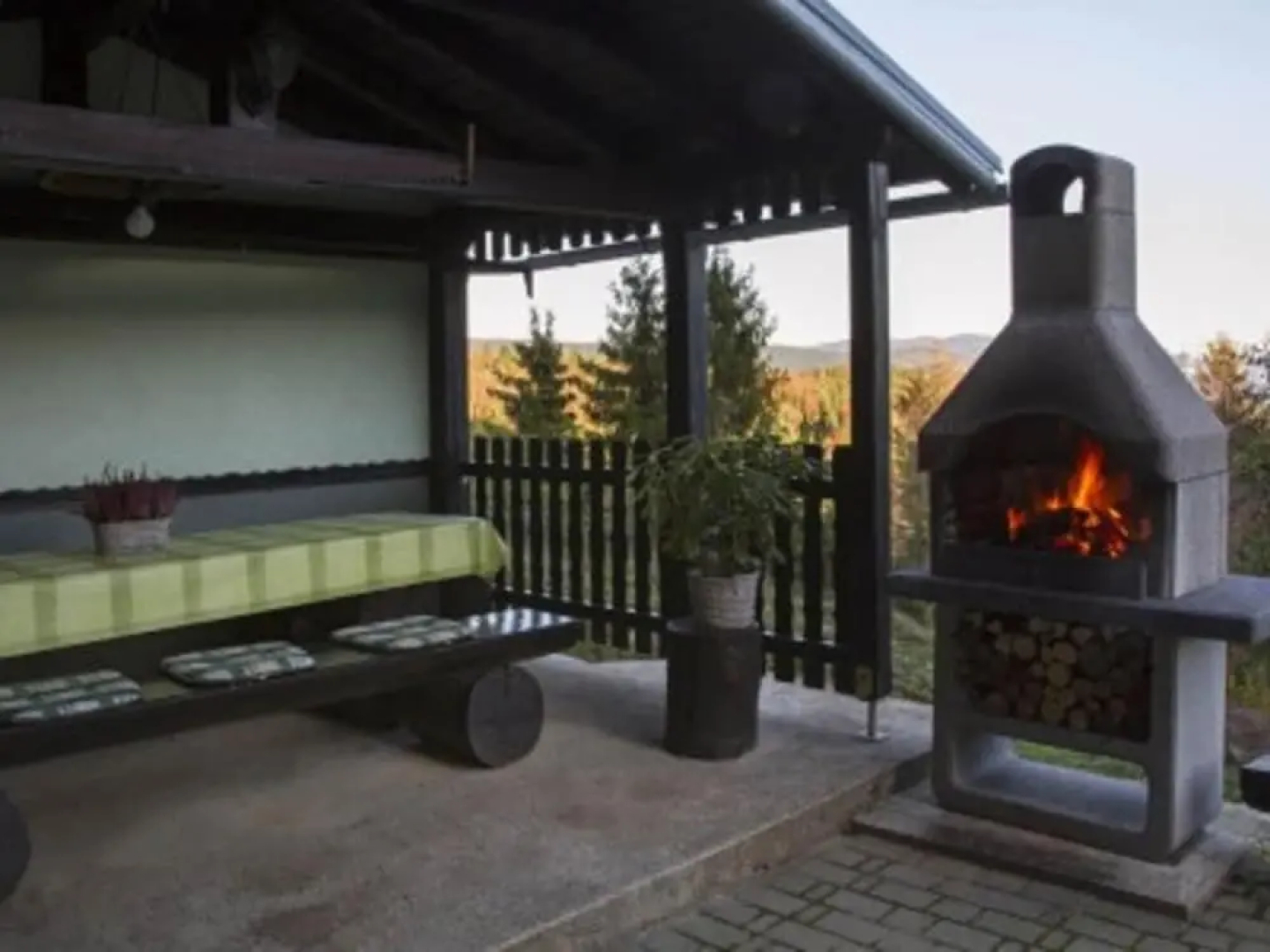 Secluded Holiday Home with Hot Tub in Kozji Vrh