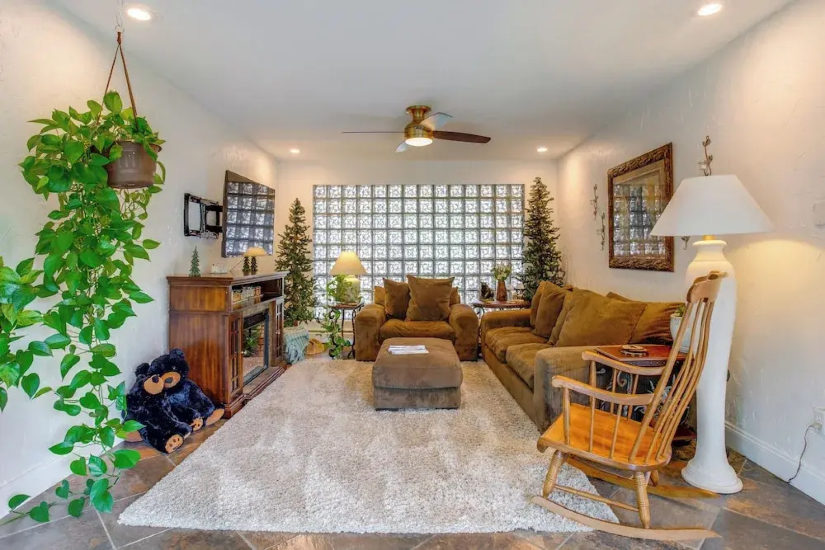 Modern Creekside Home: 9 Mi to Downtown Denver