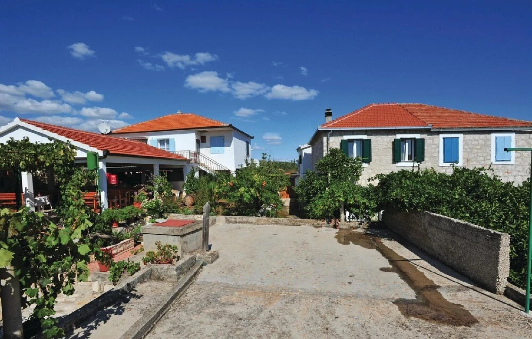 Stunning Home in Drvenik Mali With Wifi and 2 Bedrooms