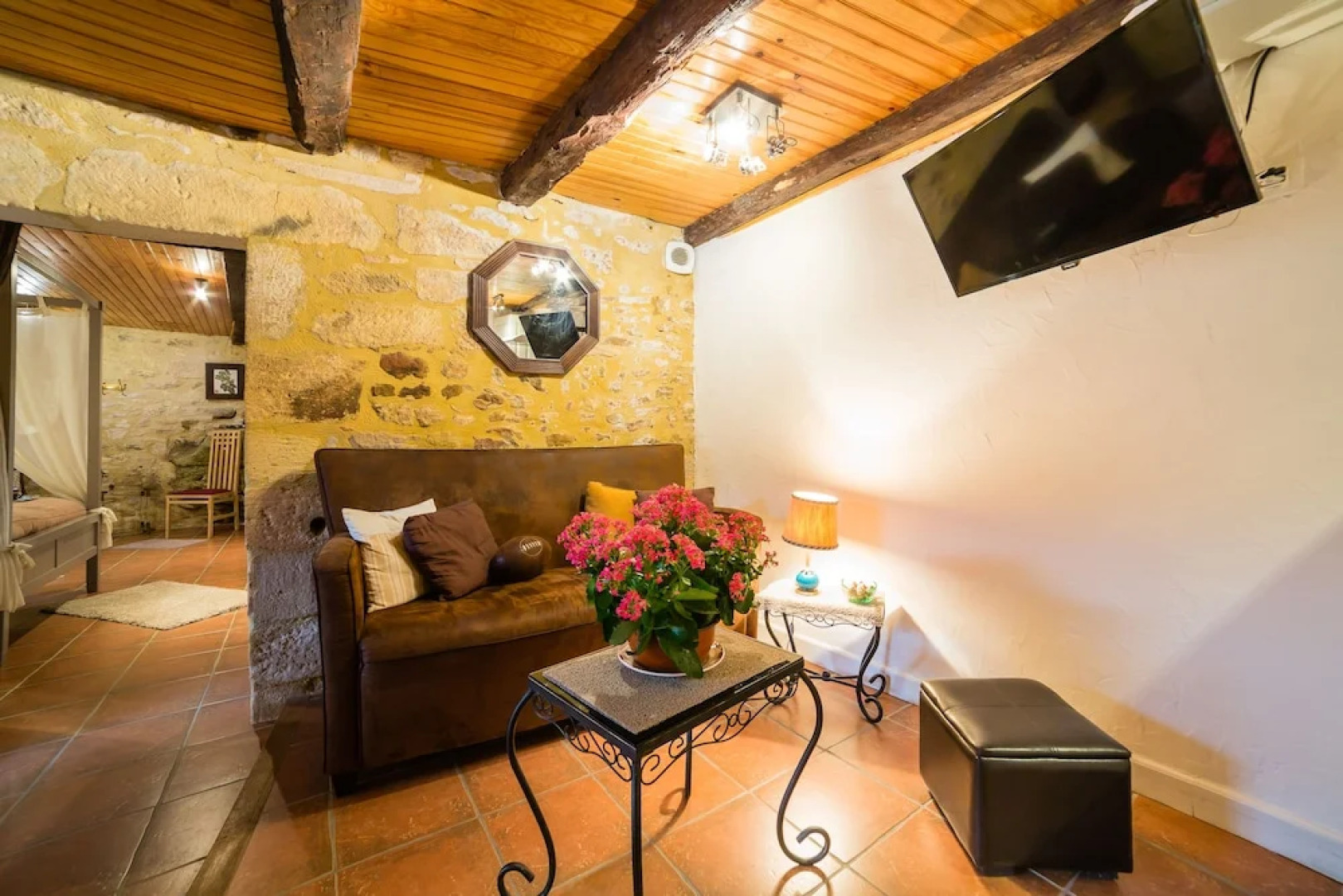 Historical ONE Bedroom Flat ON THE Cobblestone Path TO THE Castle