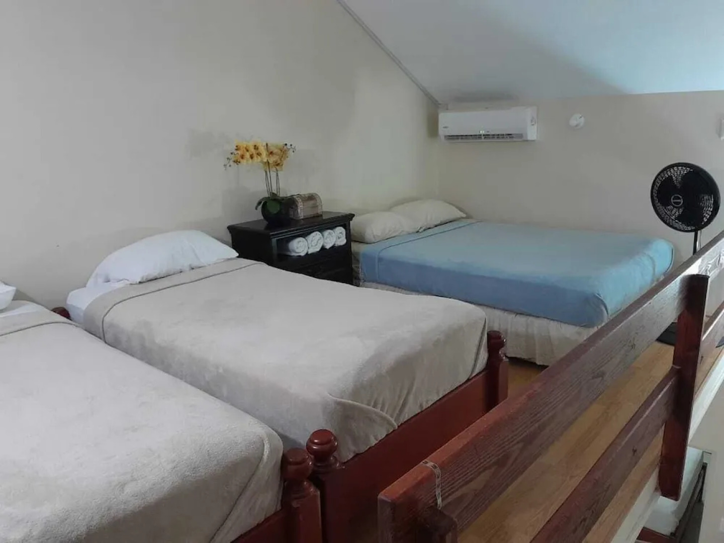 Ella's Park View Townhouse Crown Point