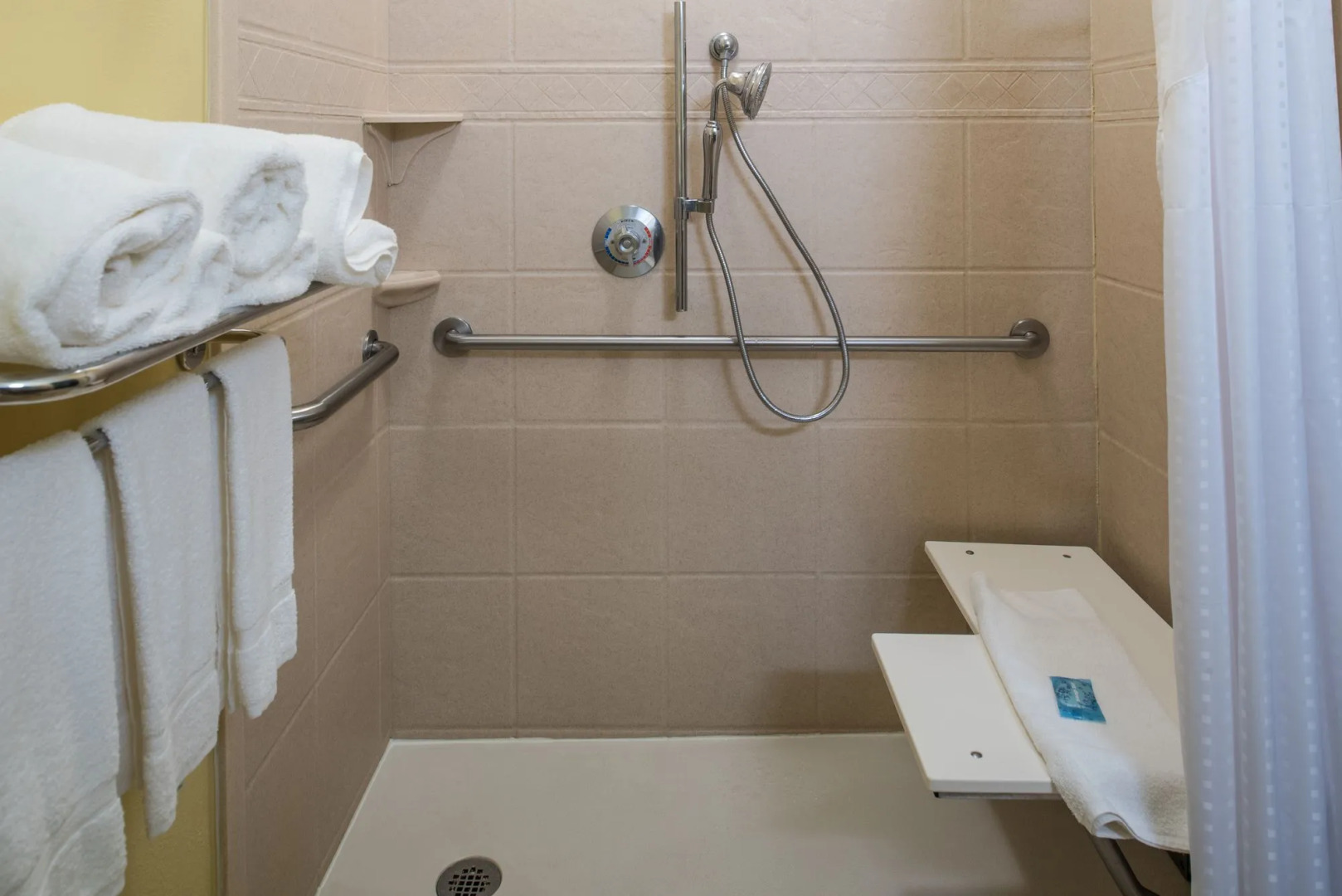 Holiday Inn Express & Suites W. Monroe by IHG