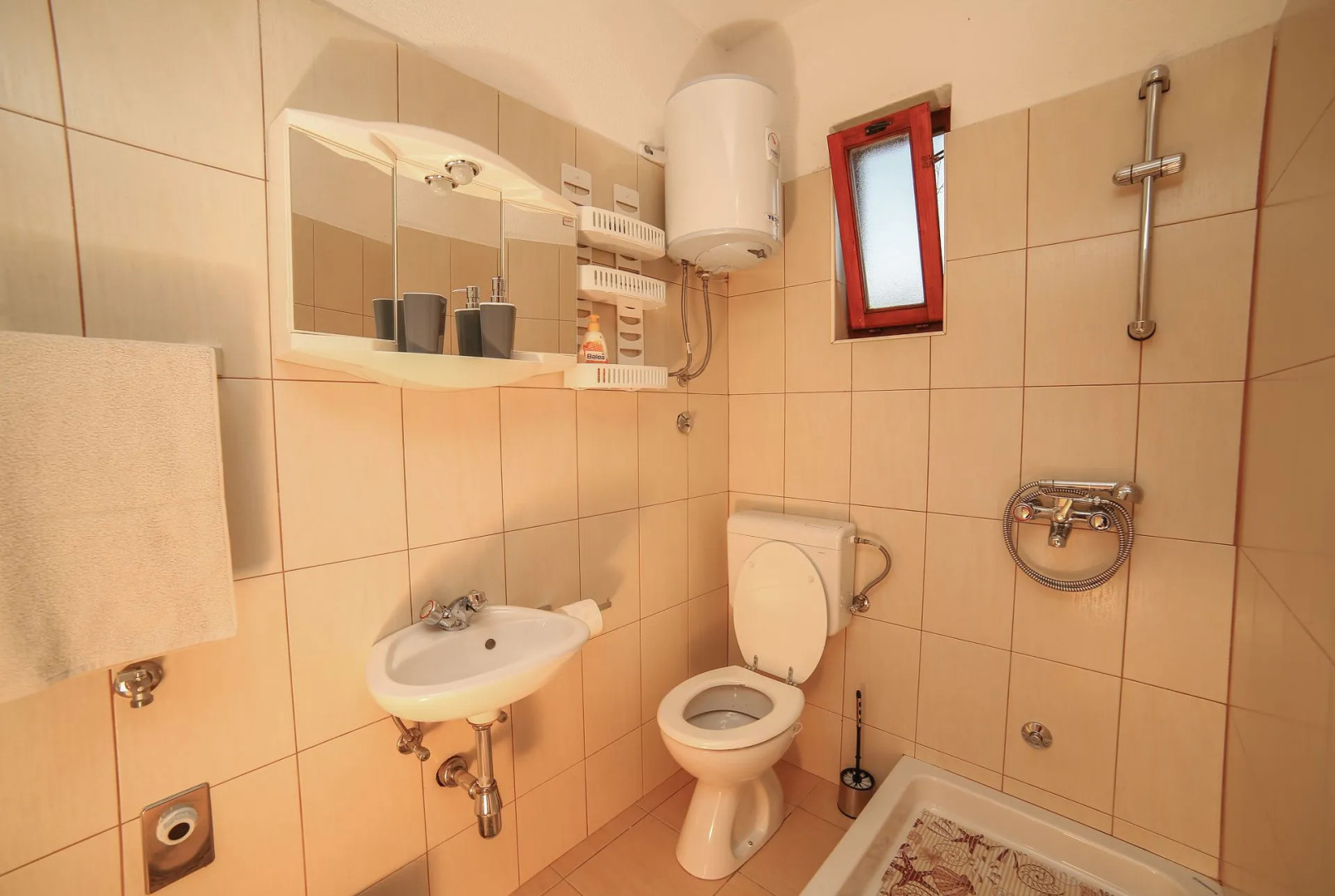 Holiday house Mario - with pool: Supetar, Island Brac