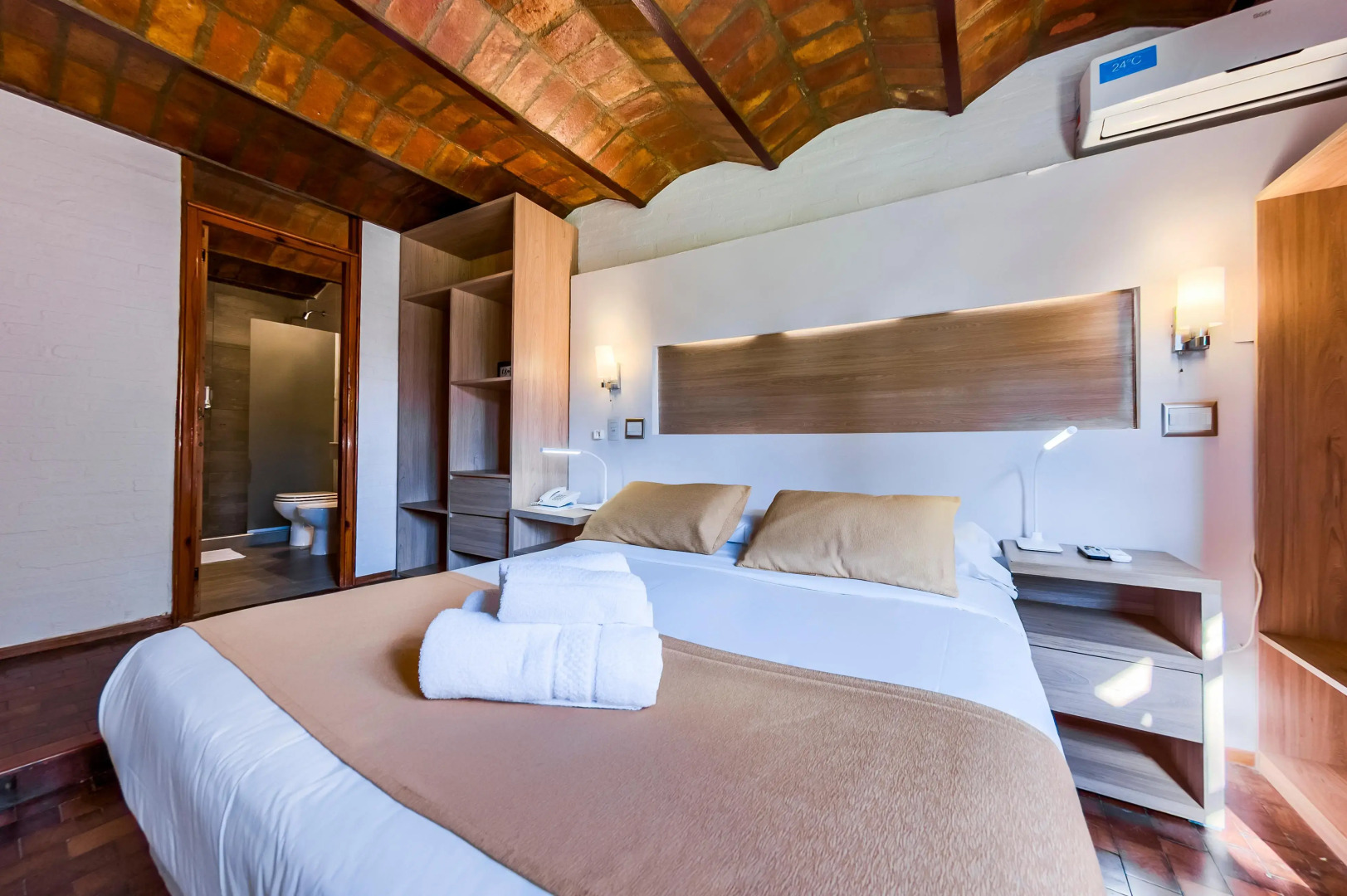 Portal del Lago Hotel