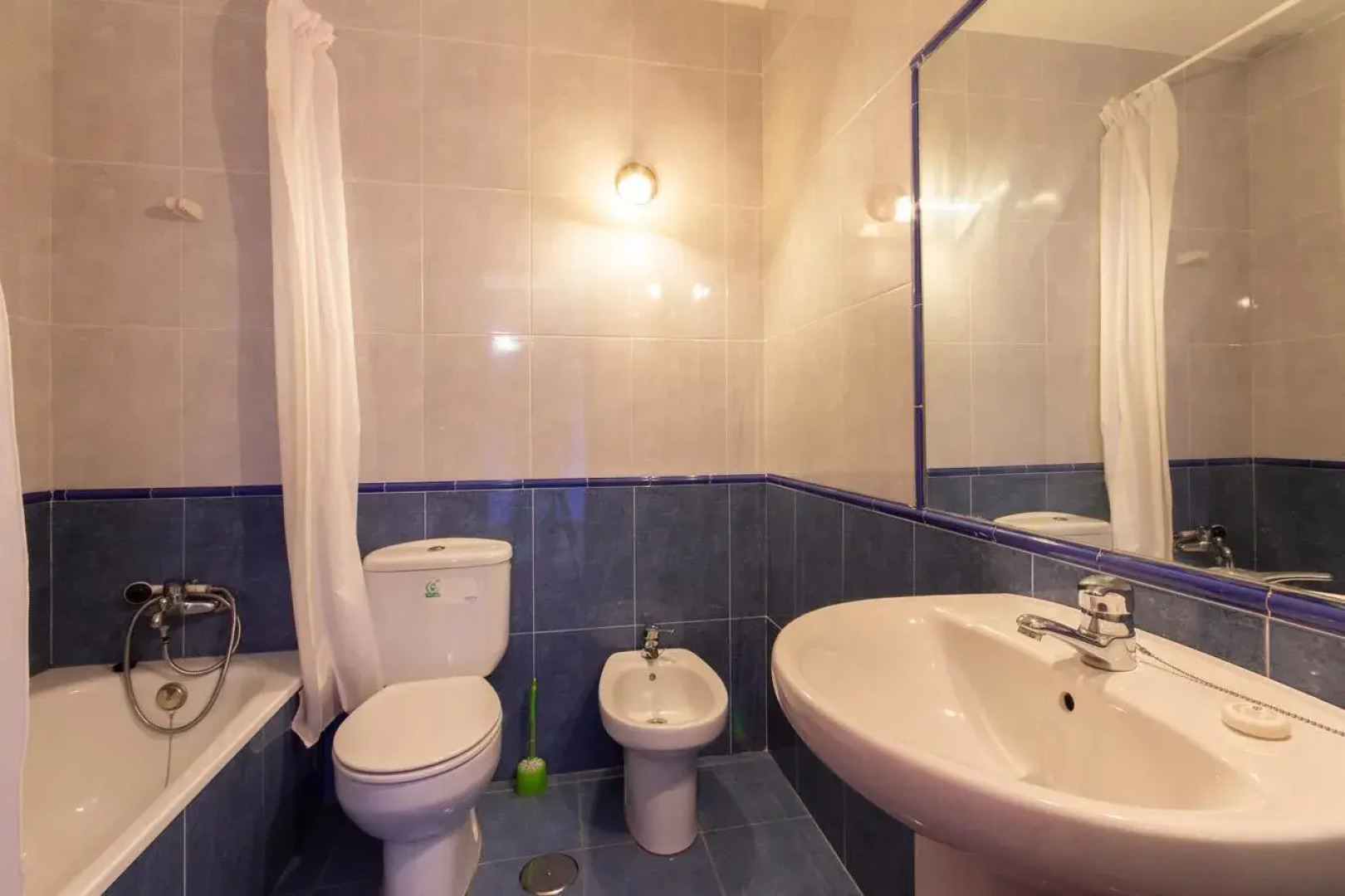 Albergue Los Avellanos - Hostel