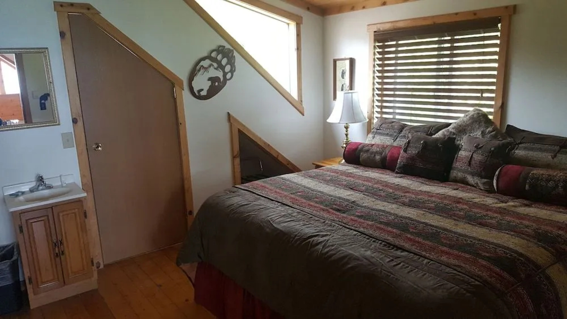 Resurrection Lodge on the Bay