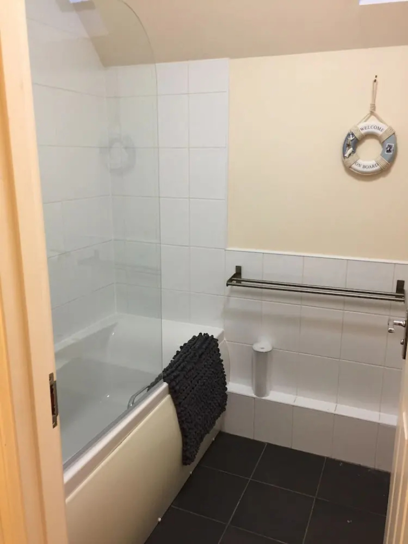 4 Varis Apartments