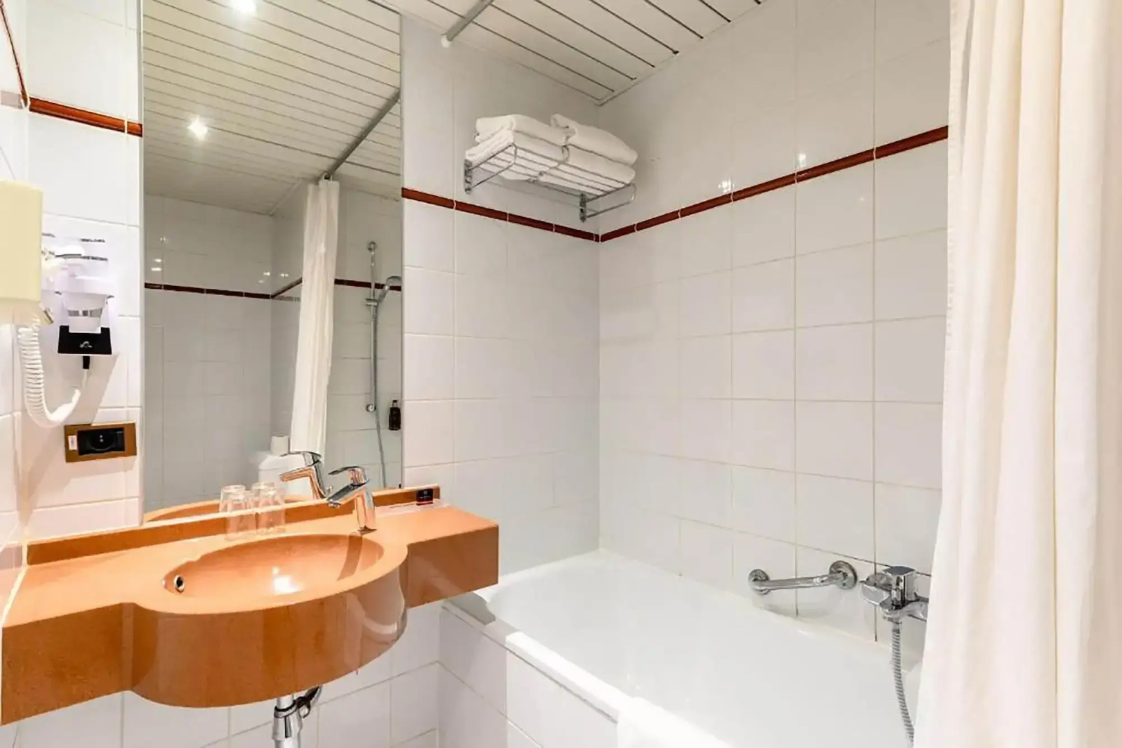 Aris Grand-Place Hotel