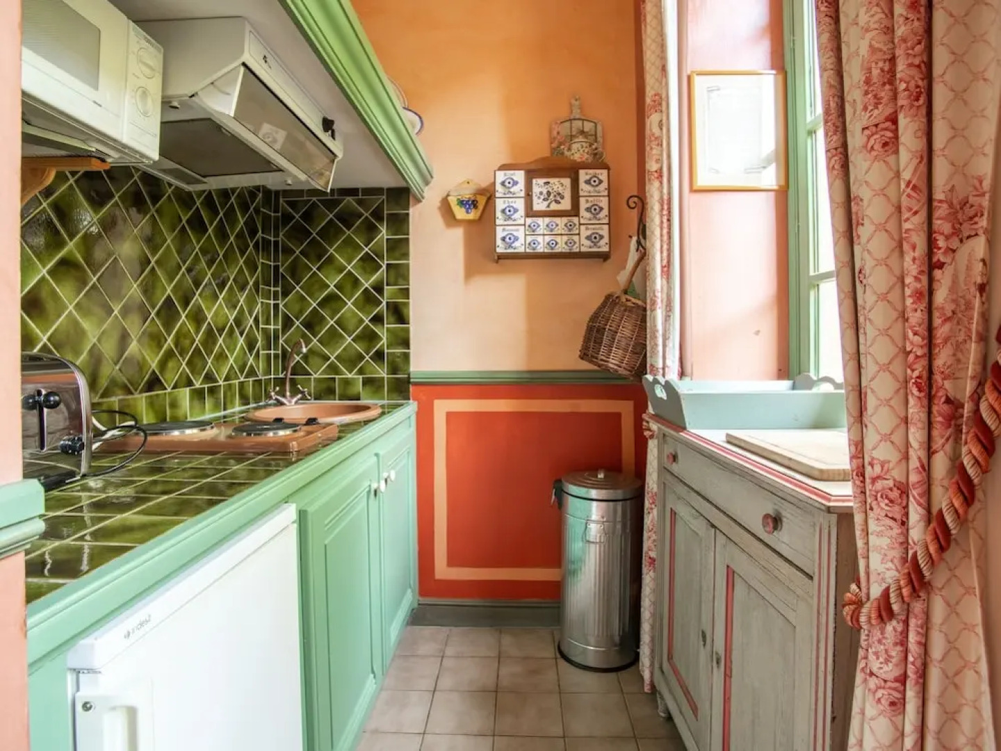 Studio with pool in garden Park, naerby spas and views at the Mont Ventoux.