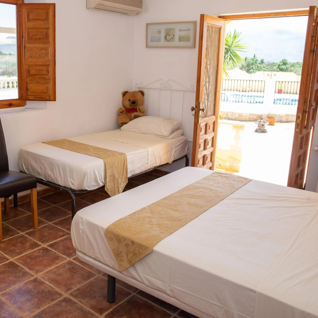 Casa Mari - fabulous semi-detached villa with swimming pool, tennis court and huge gardens