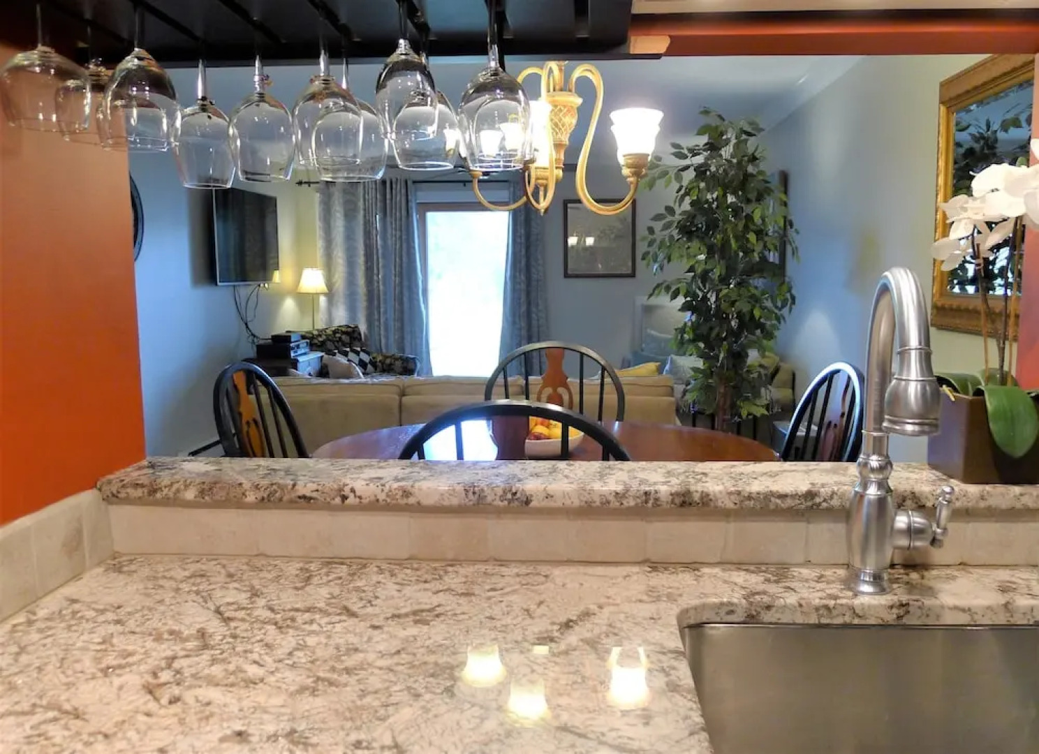 112 Chilton - 2 Bedroom Condo