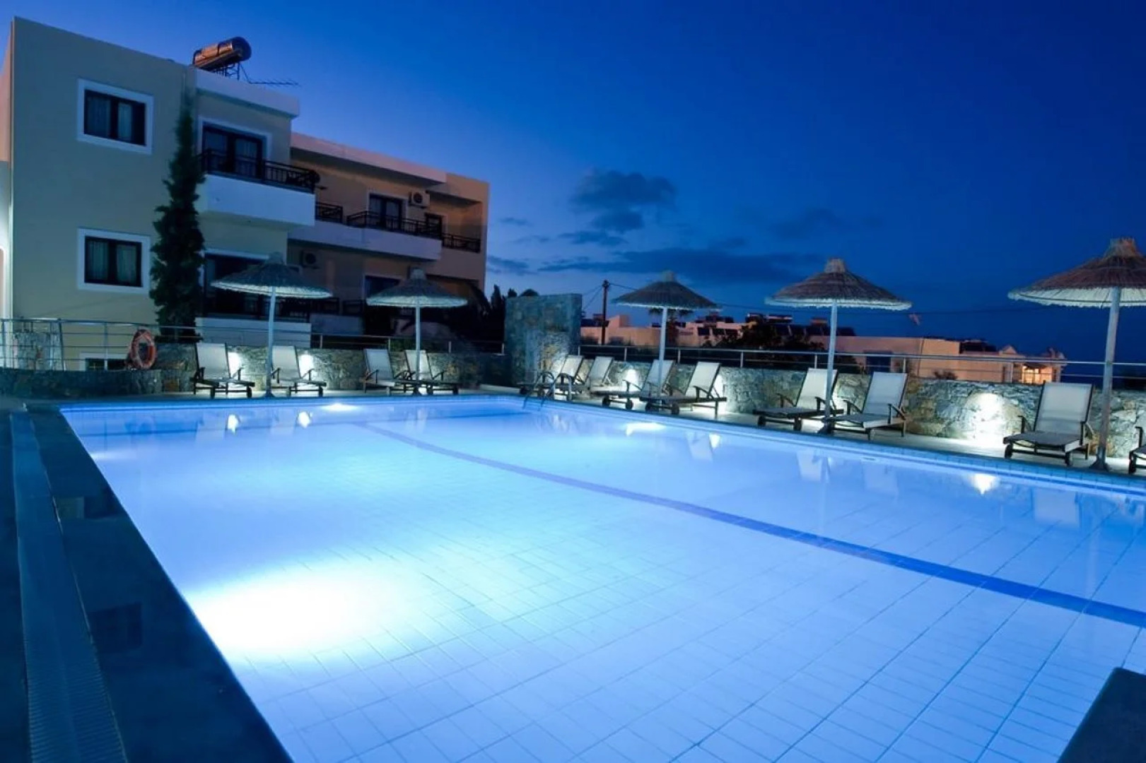 DIAS Hotel & Apartments