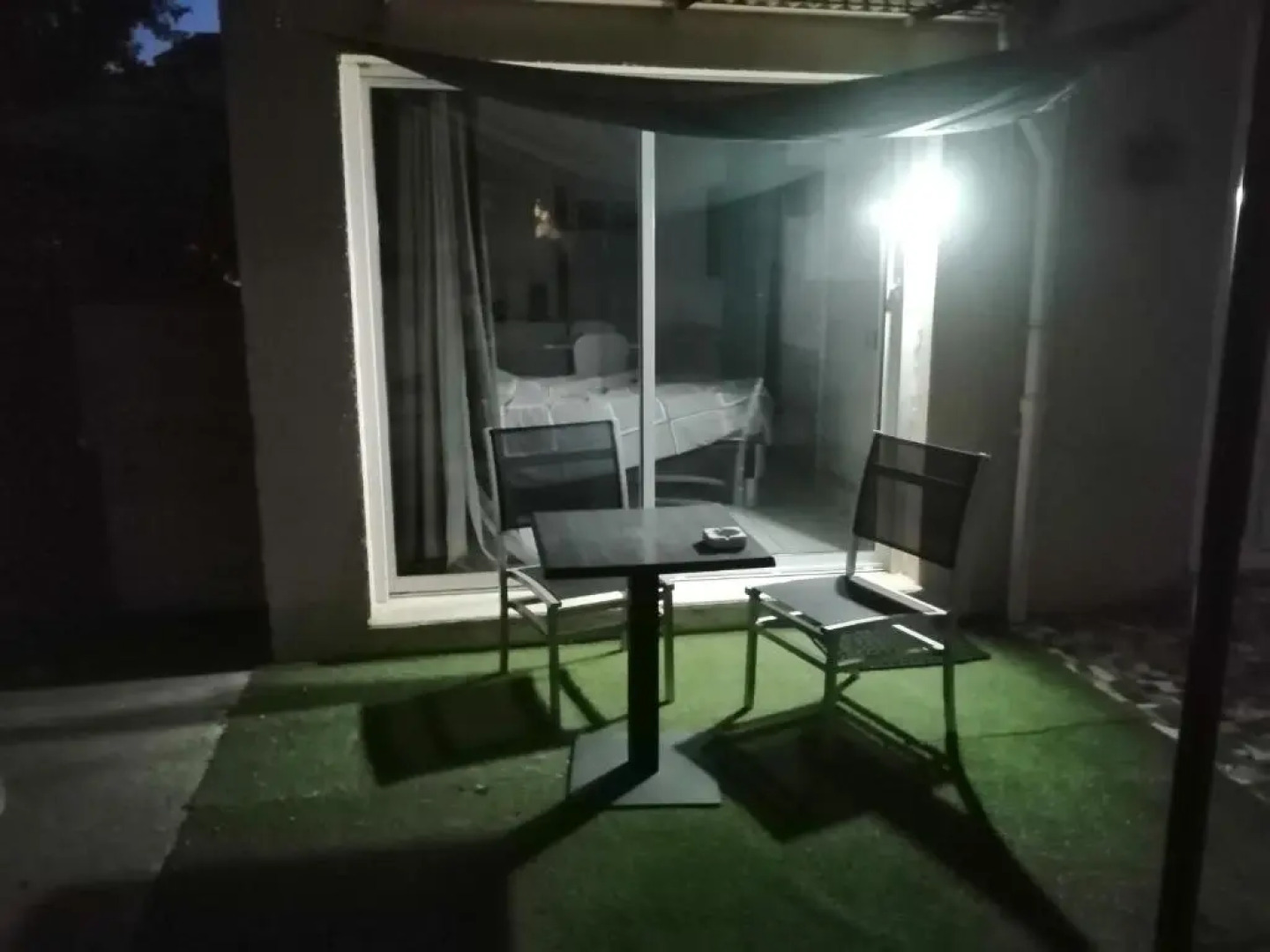 Studio et piscine au sel