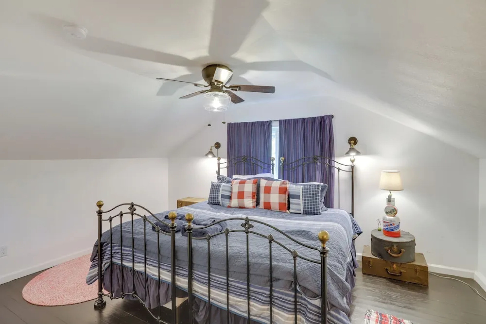 South Haven Farmhouse w/ Fire Pit, 4 Mi to Beach!