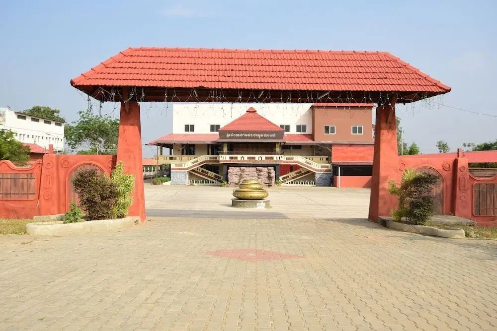 OYO 24476 Ssg Residency