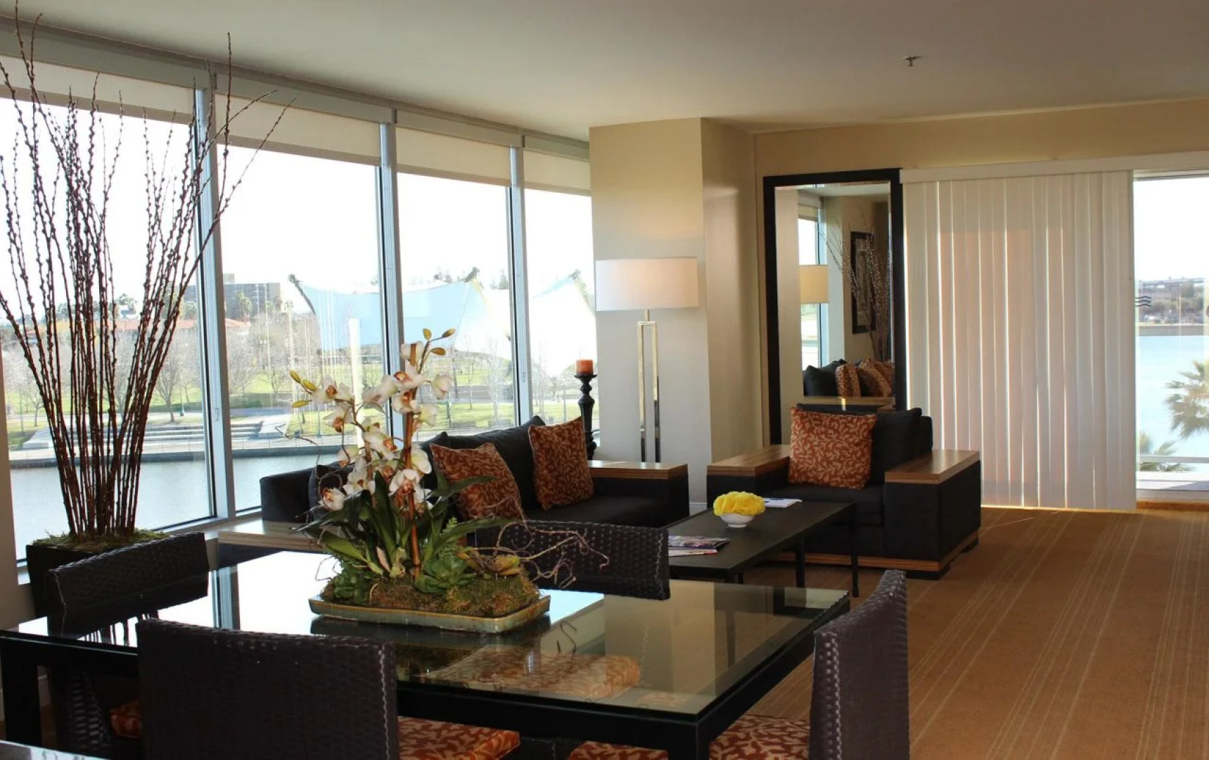 University Plaza Waterfront Hotel