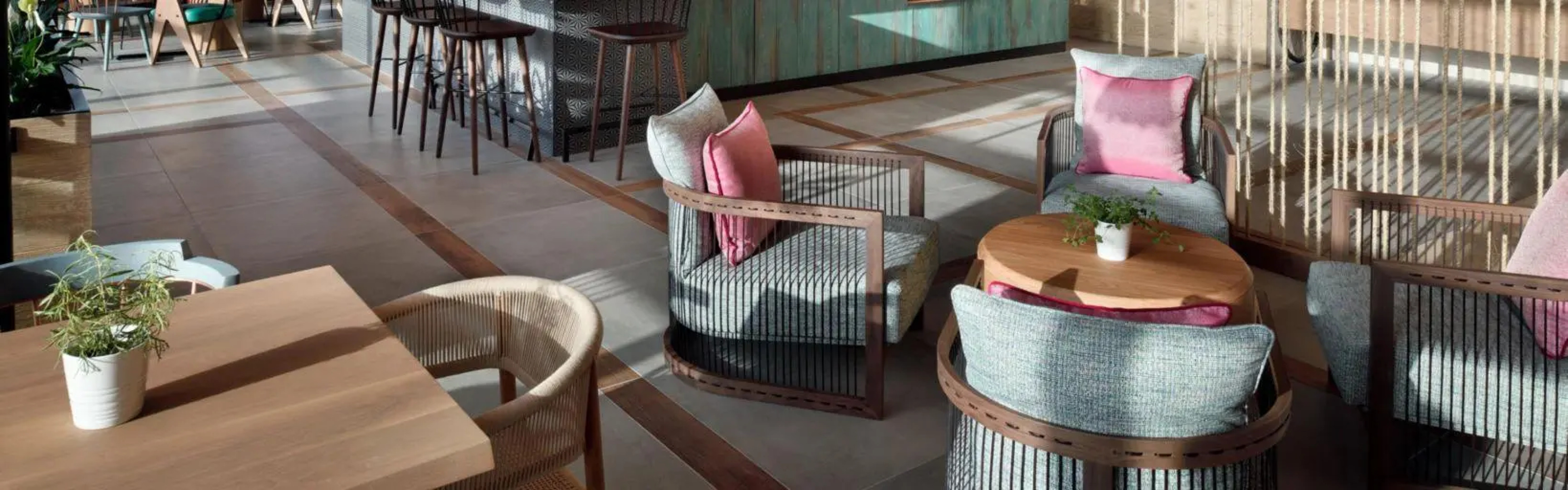 Отель Holiday Inn & Suites Dubai Festival City an IHG