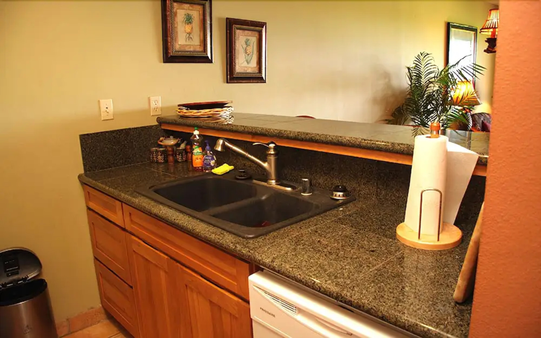 Molokai Vacation Properties - Ke Nani Kai