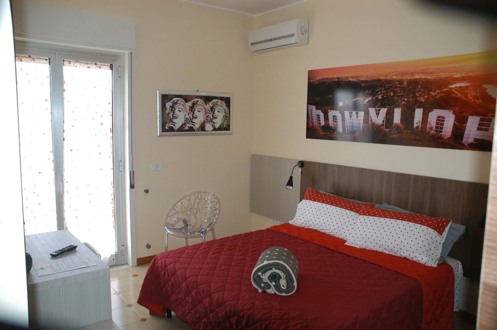 Hollywood Bed & Breakfast