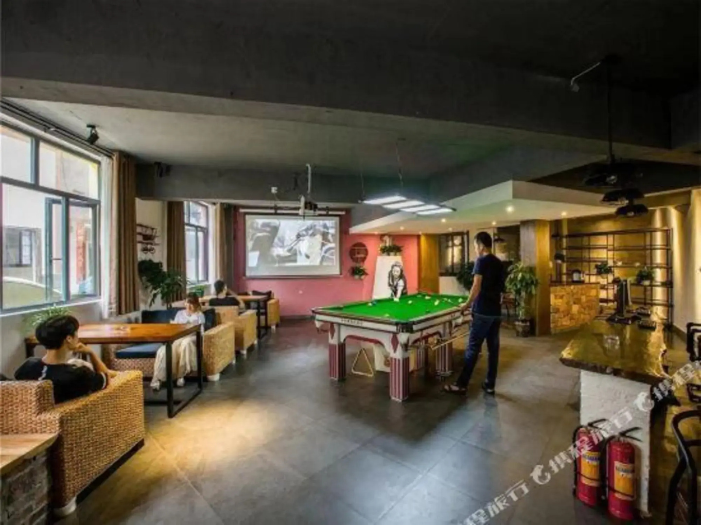 Comma Travel International Youth Hotel