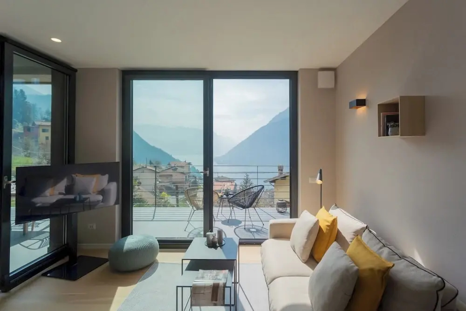 Residenza Maxim With Pool by Rent all Como