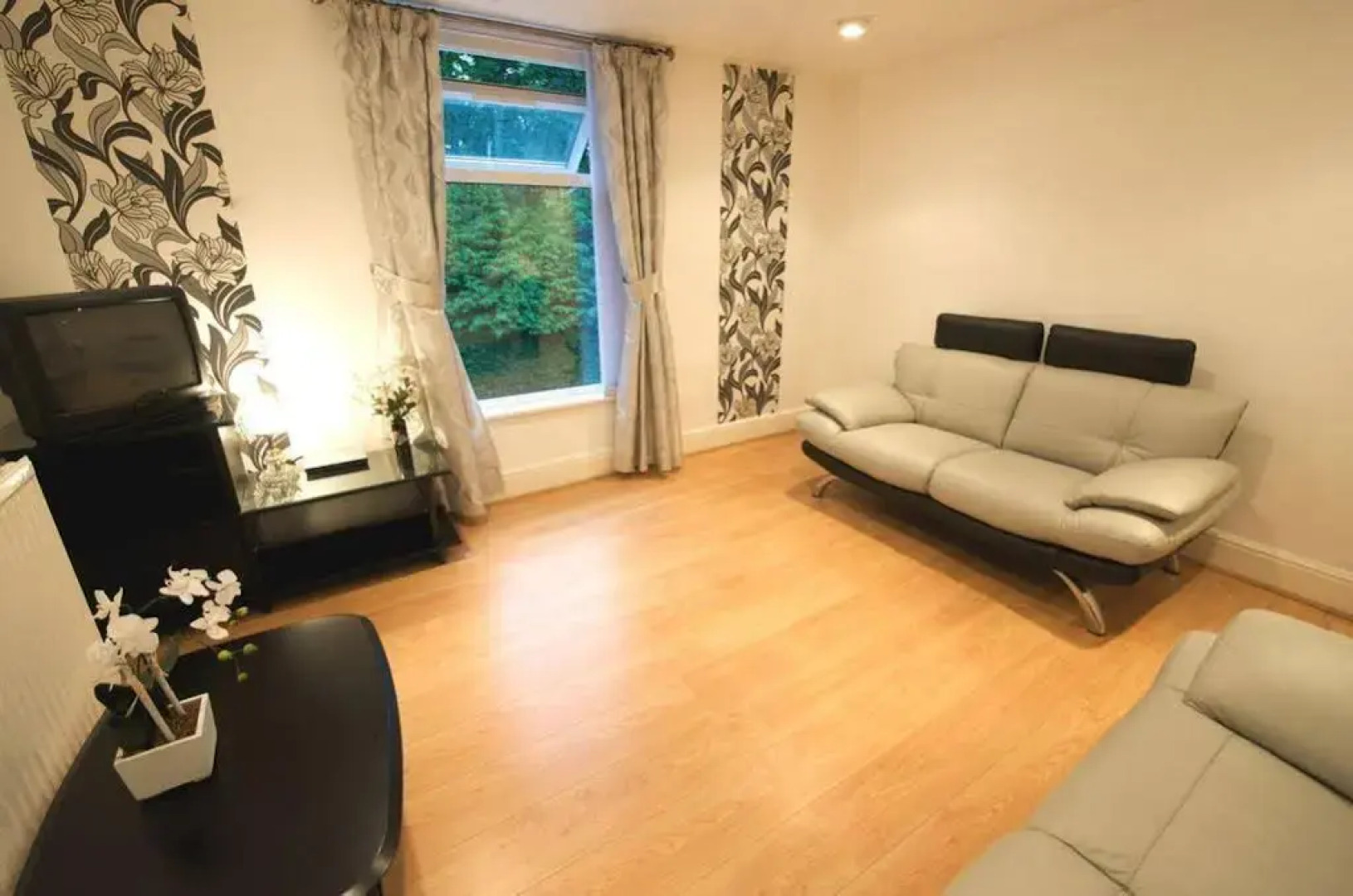 La Suisse Serviced Apartments