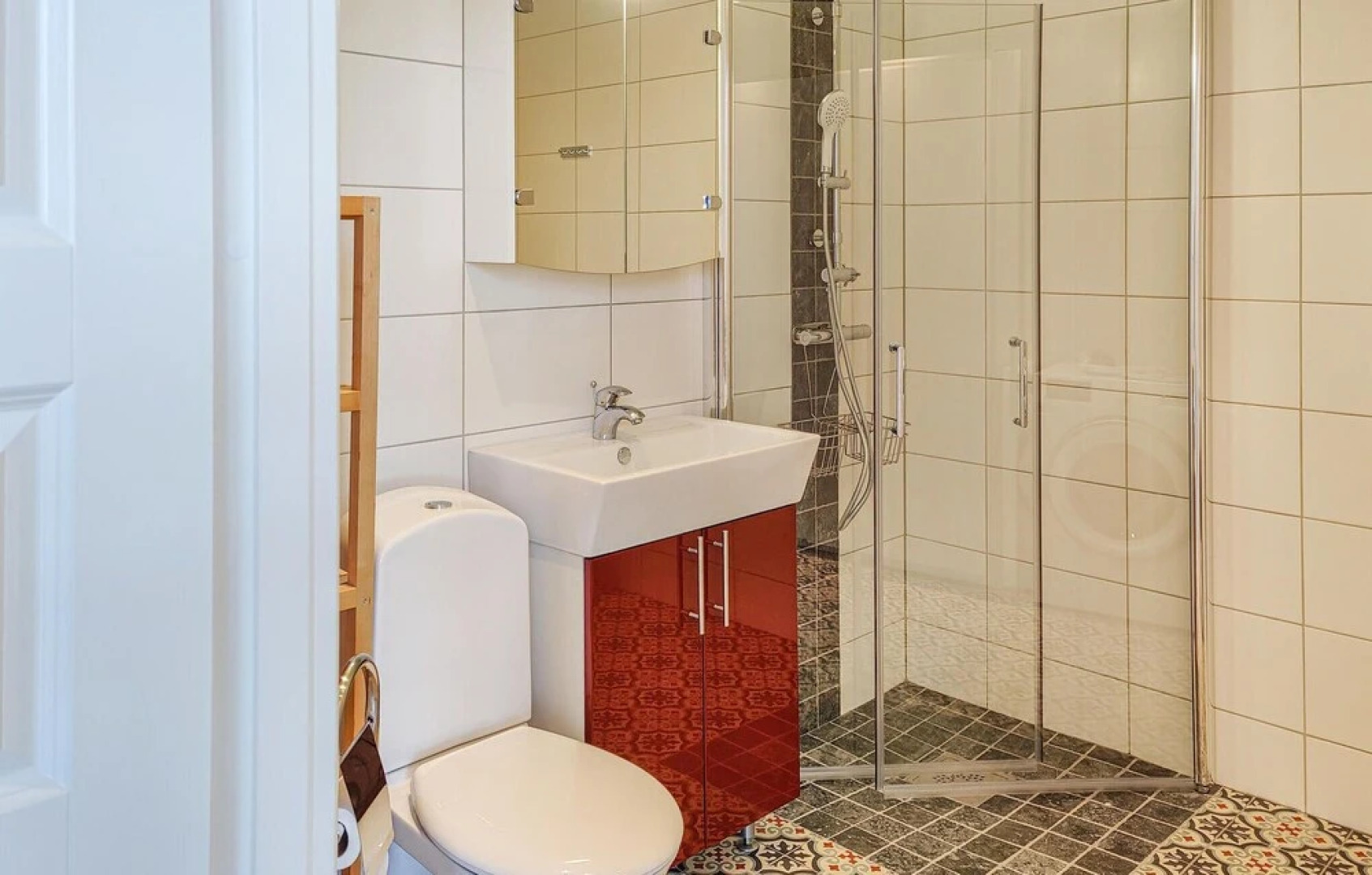 Stunning Home in Vänersborg With 3 Bedrooms and Wifi