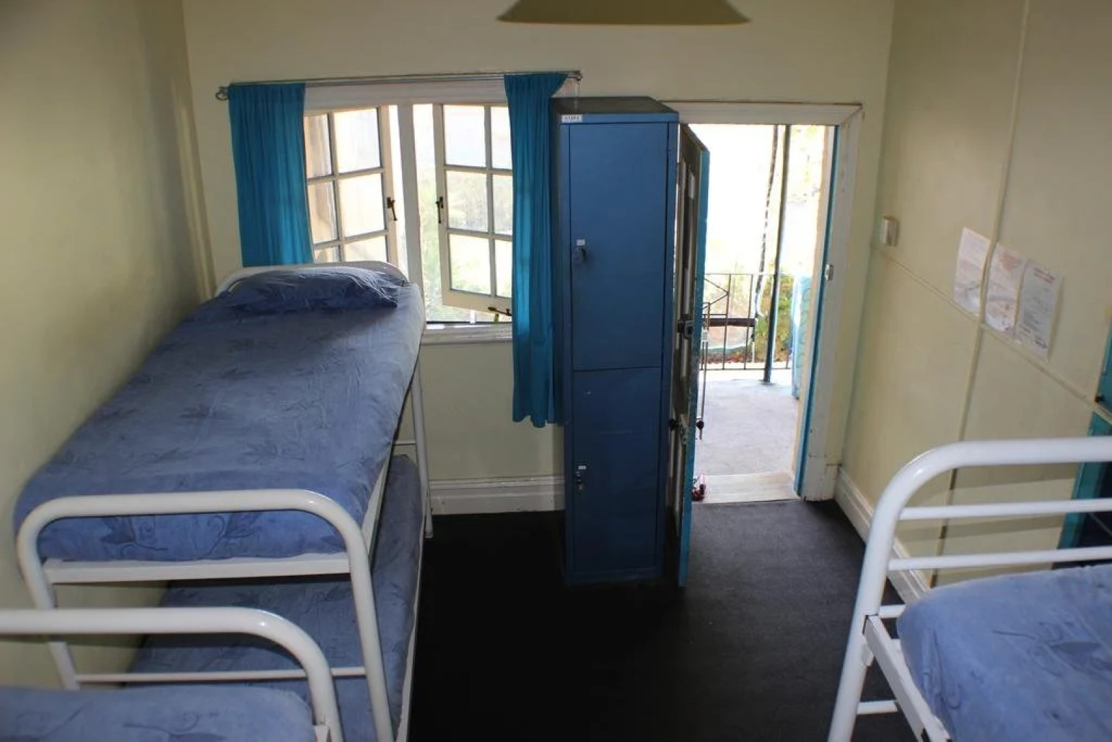 Pirates Backpackers - Hostel