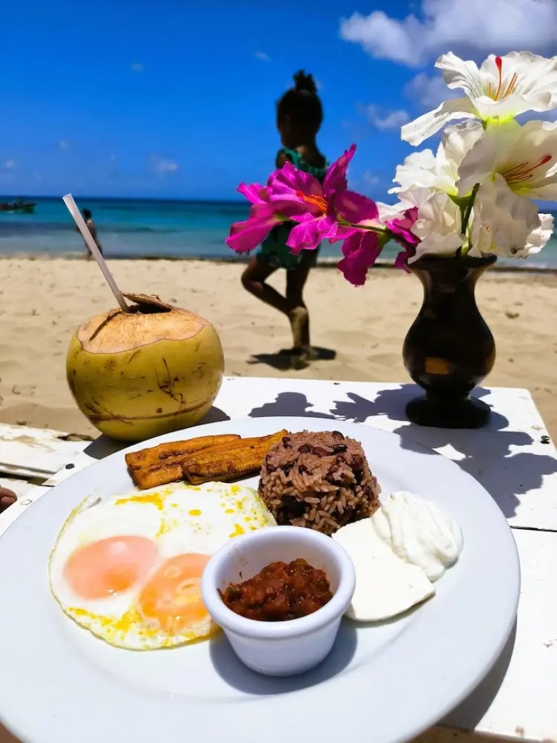Paraiso Beach Hotel
