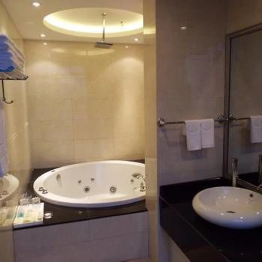 Lijing Holiday Hotel