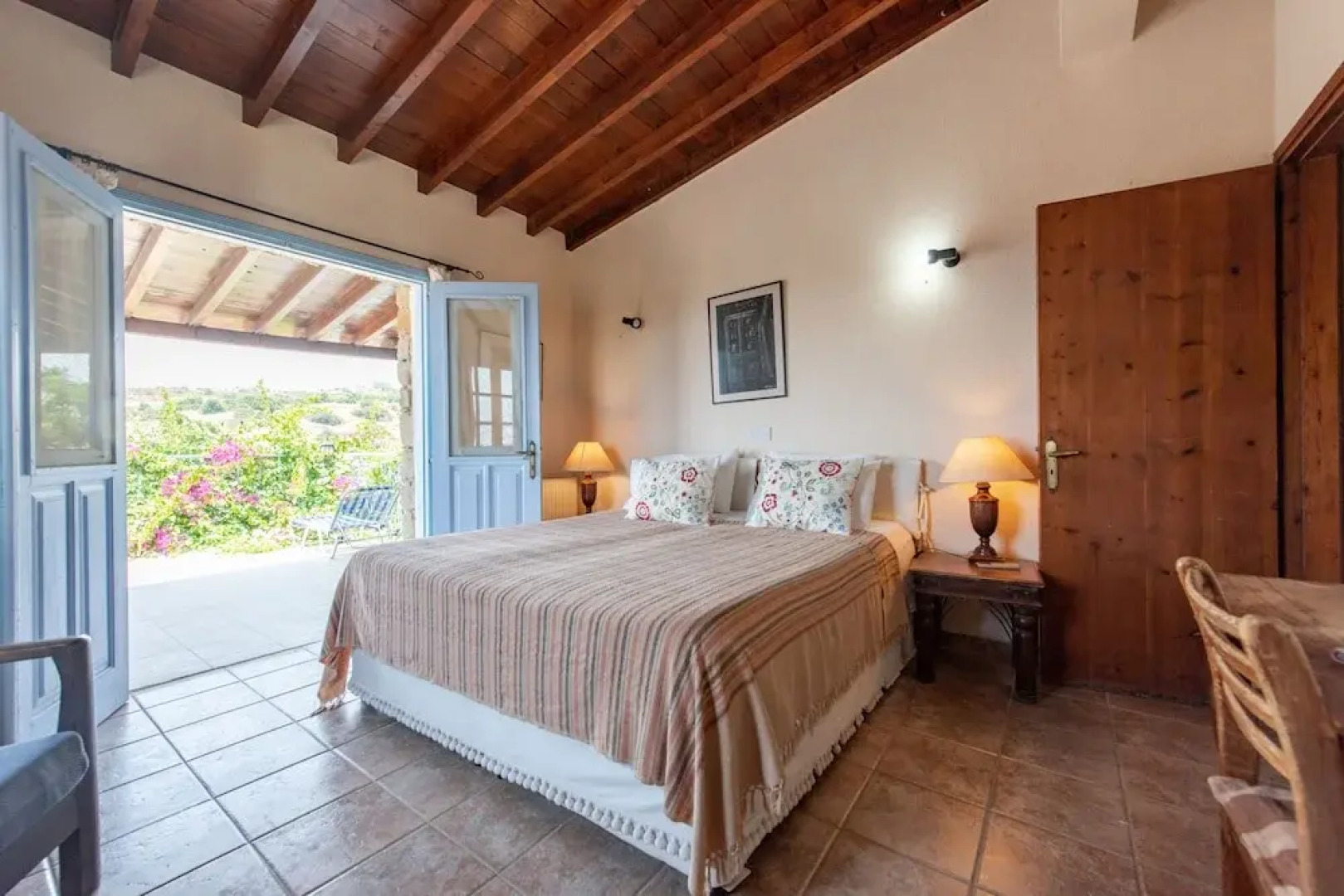 Adamos 1 br Hotel Apartments