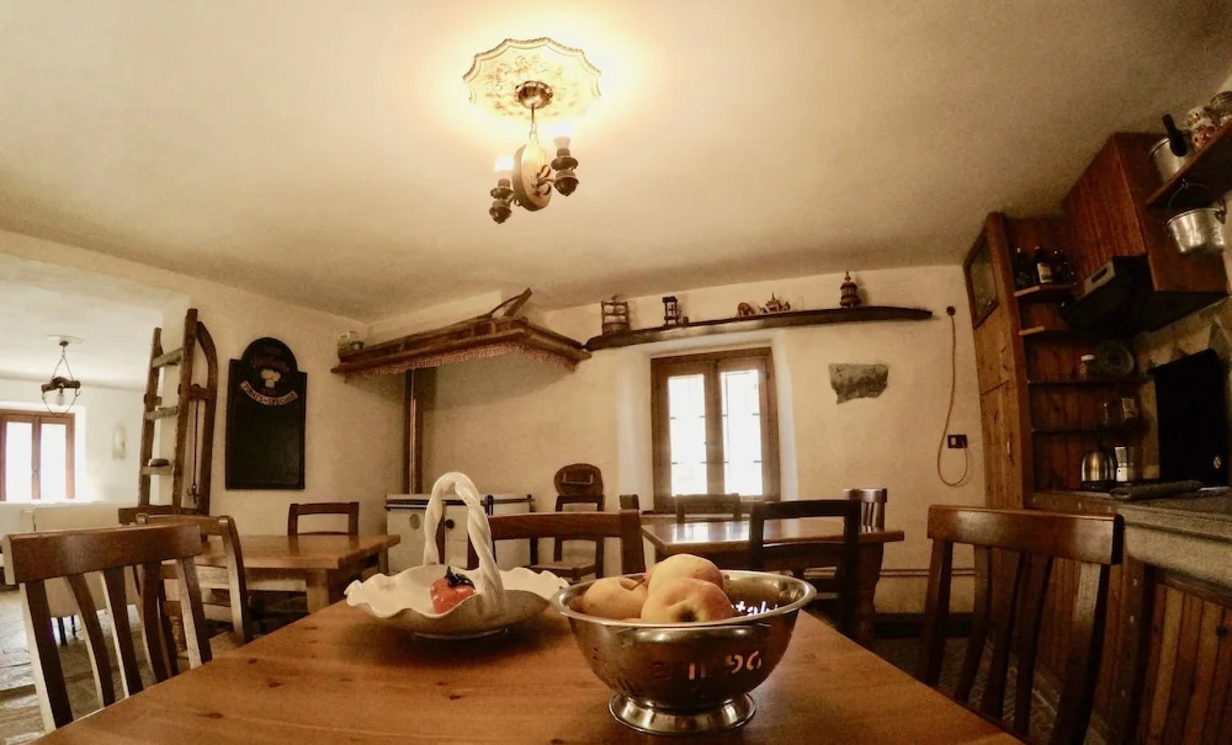 4lander House Balins