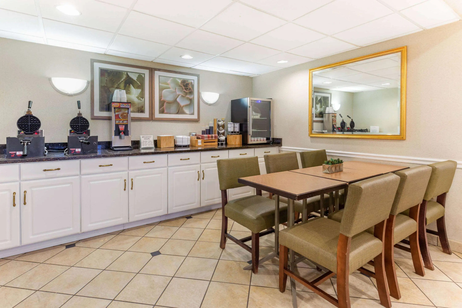 La Quinta Inn & Suites by Wyndham Chicago Gurnee