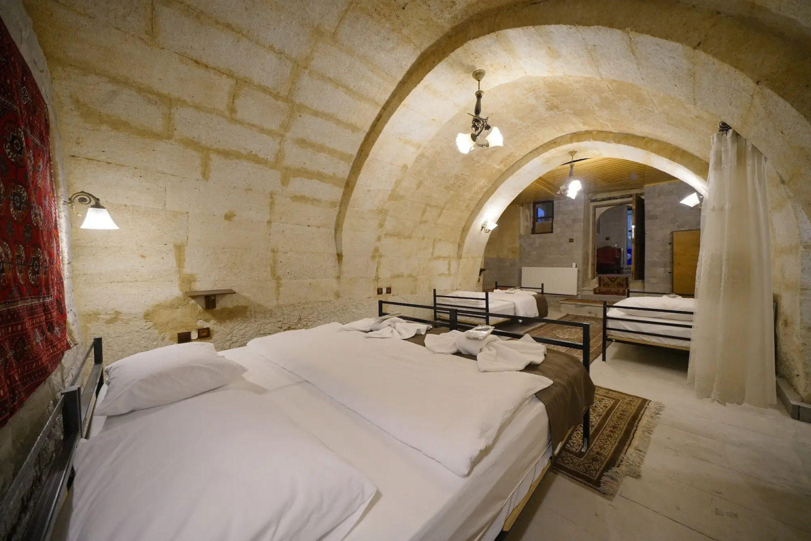 Megaron Cave Hotel
