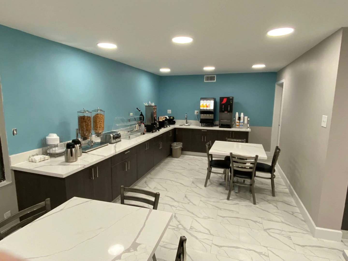 Days Inn by Wyndham Waco University Area